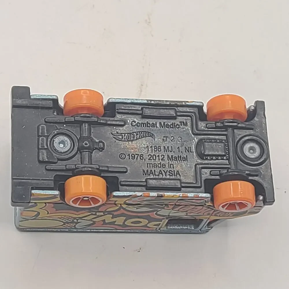 2012 Hot Wheels loose 1976 Combat Medic Crash Vroom Collectible Toy Car